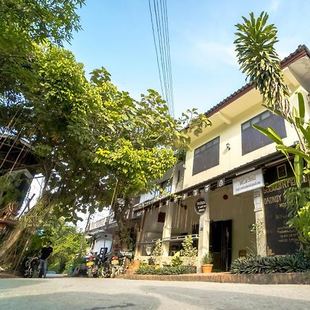 Y Not Laos Hostel Luang Prabang Exterior foto