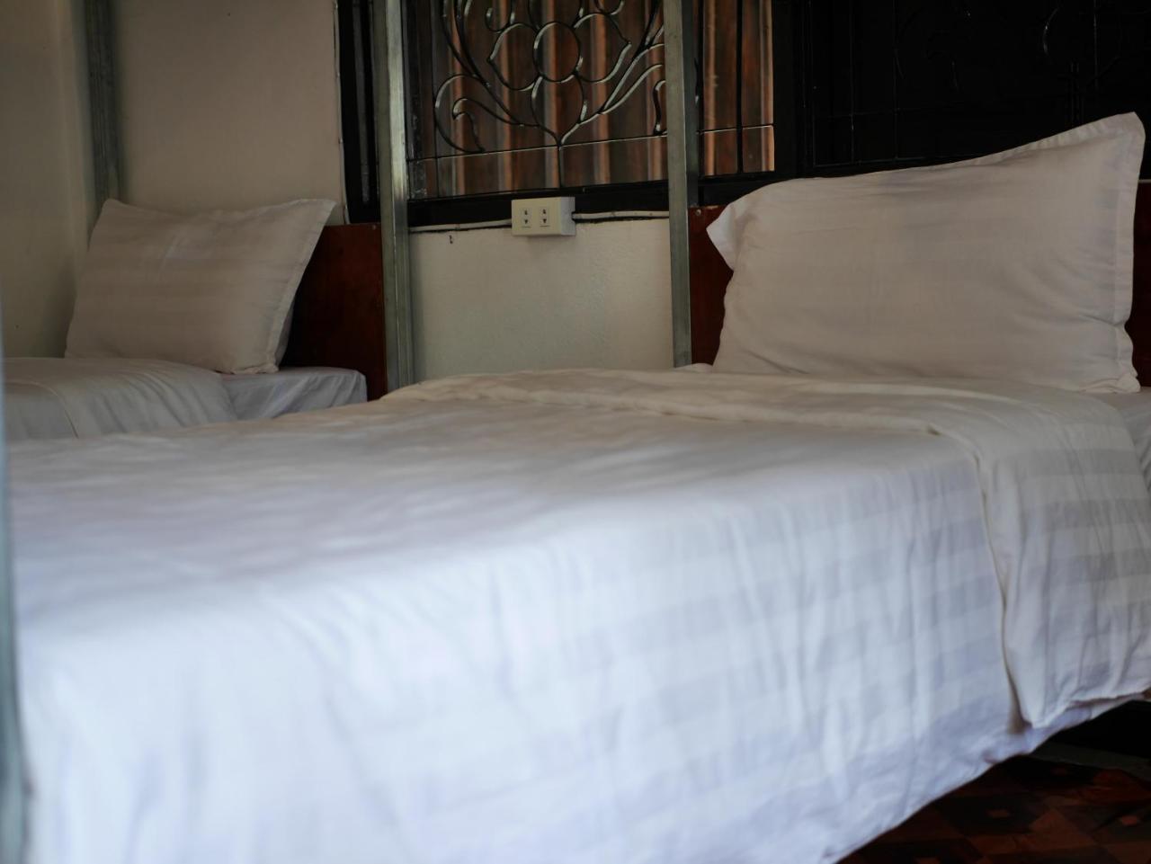 Y Not Laos Hostel Luang Prabang Exterior foto